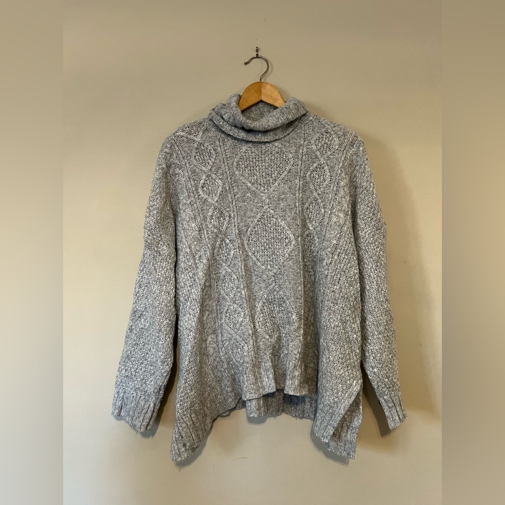 Aerie turtleneck sweater